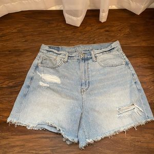 AE Mom shorts size 4